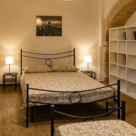 Casa Concerie Quattro Apartment Сулмона Екстериор снимка